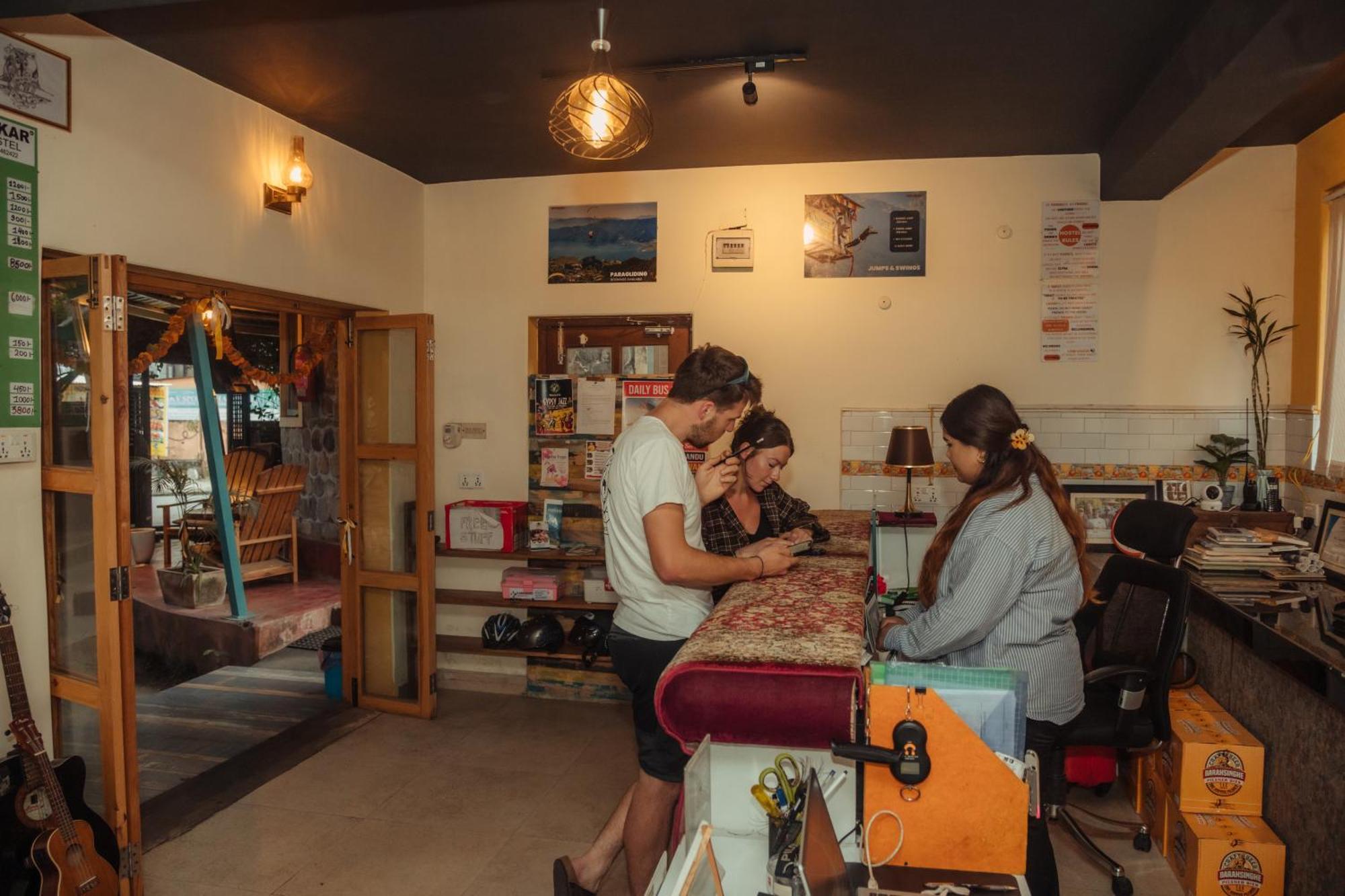Gaurishankar Backpackers Hostel Pokhara Kültér fotó