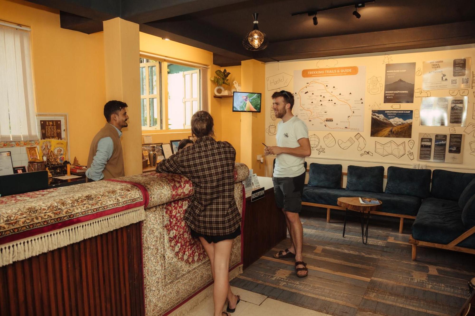 Gaurishankar Backpackers Hostel Pokhara Kültér fotó