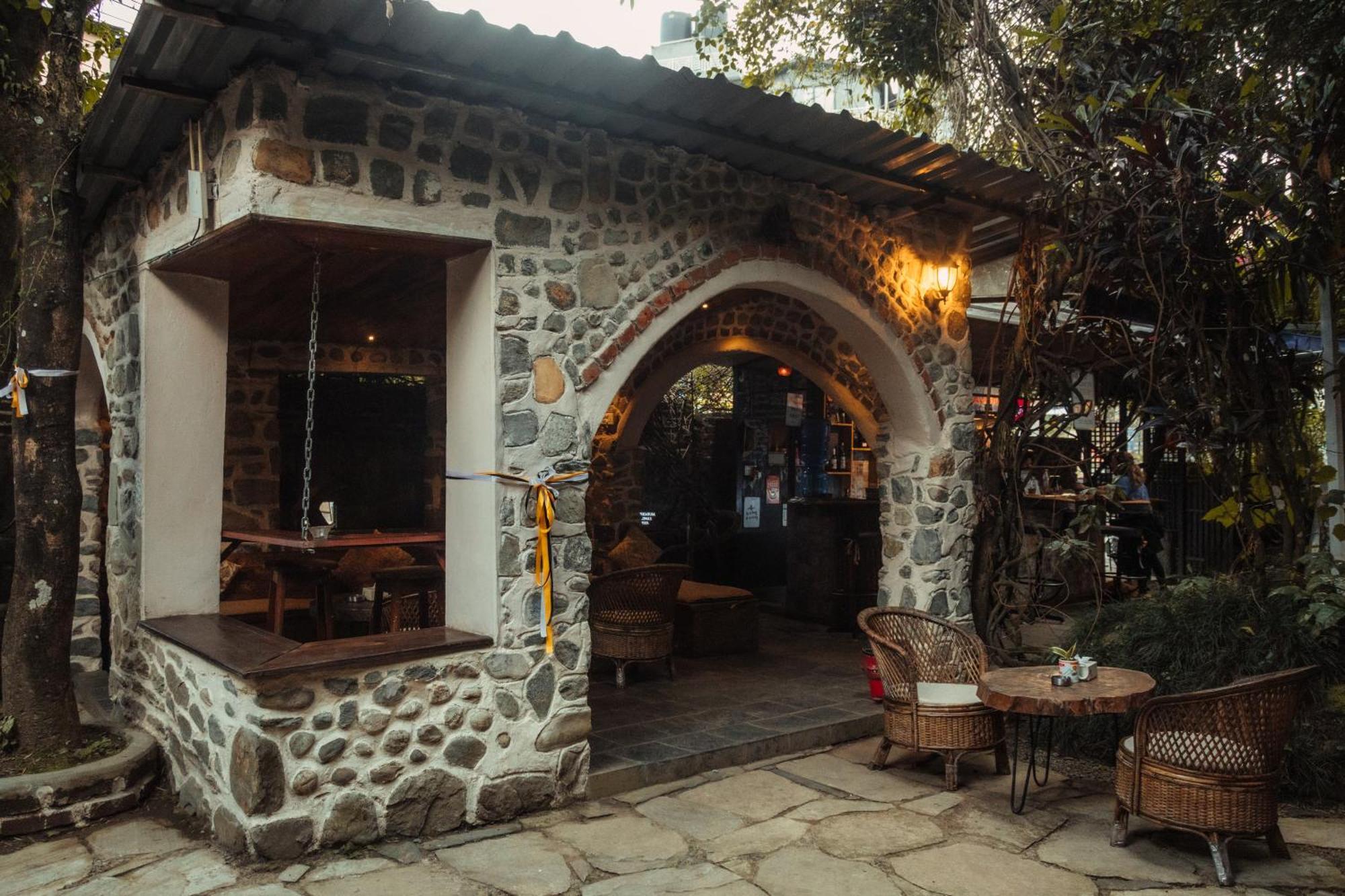 Gaurishankar Backpackers Hostel Pokhara Kültér fotó