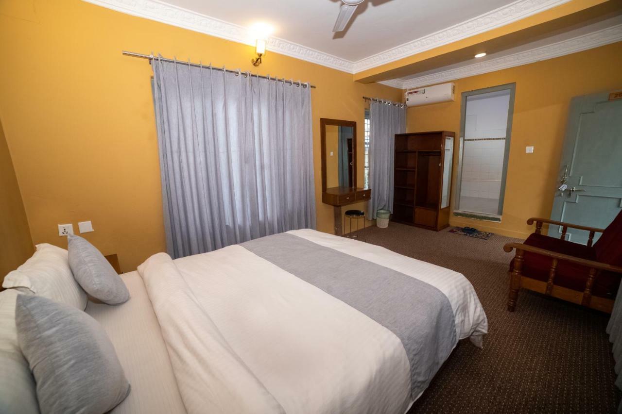 Gaurishankar Backpackers Hostel Pokhara Kültér fotó