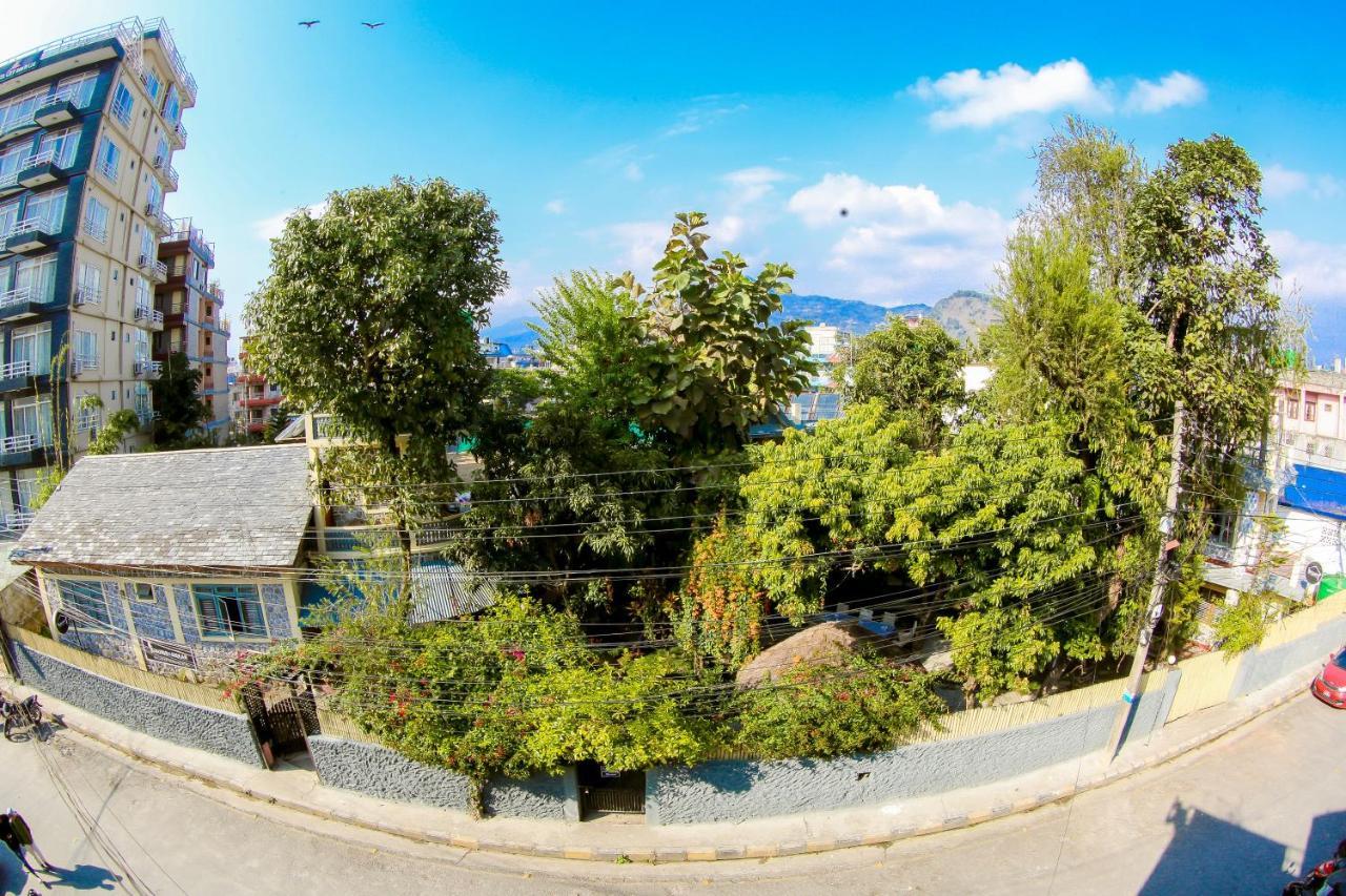 Gaurishankar Backpackers Hostel Pokhara Kültér fotó